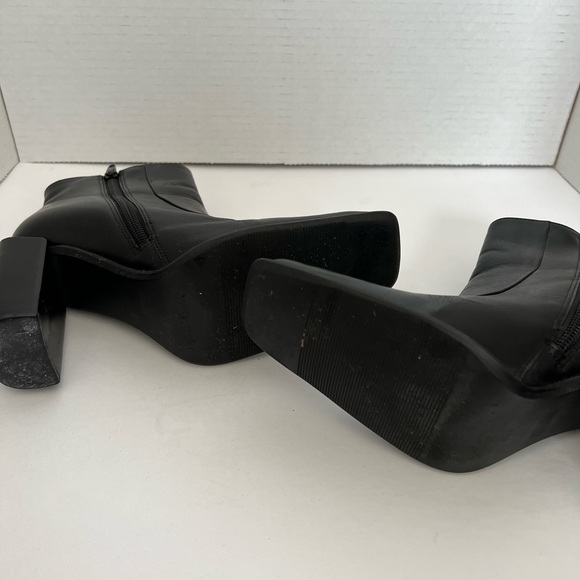 Leather ankle boots - Picture 5 of 7